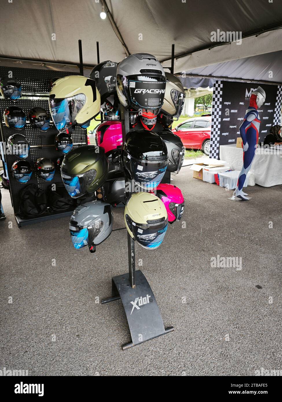 Kuala Lumpur, Malesia - 2 dicembre 2024: Popolare scena di eventi di auto e moto d'epoca al retro Havoc Festival 2023, SG Besi. Foto Stock