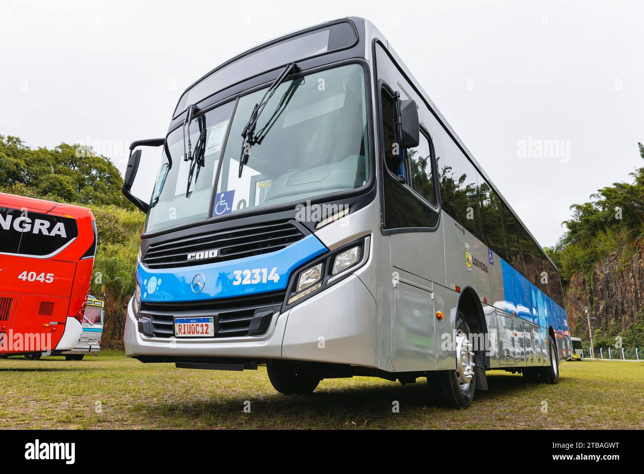 Veicolo autobus Caio Apache VIP IV Mercedes-Benz DI 1721 L BlueTec 5 (2020) in mostra alla diciannovesima edizione del Bus Brasil Fest 2023, tenutosi nel cit Foto Stock