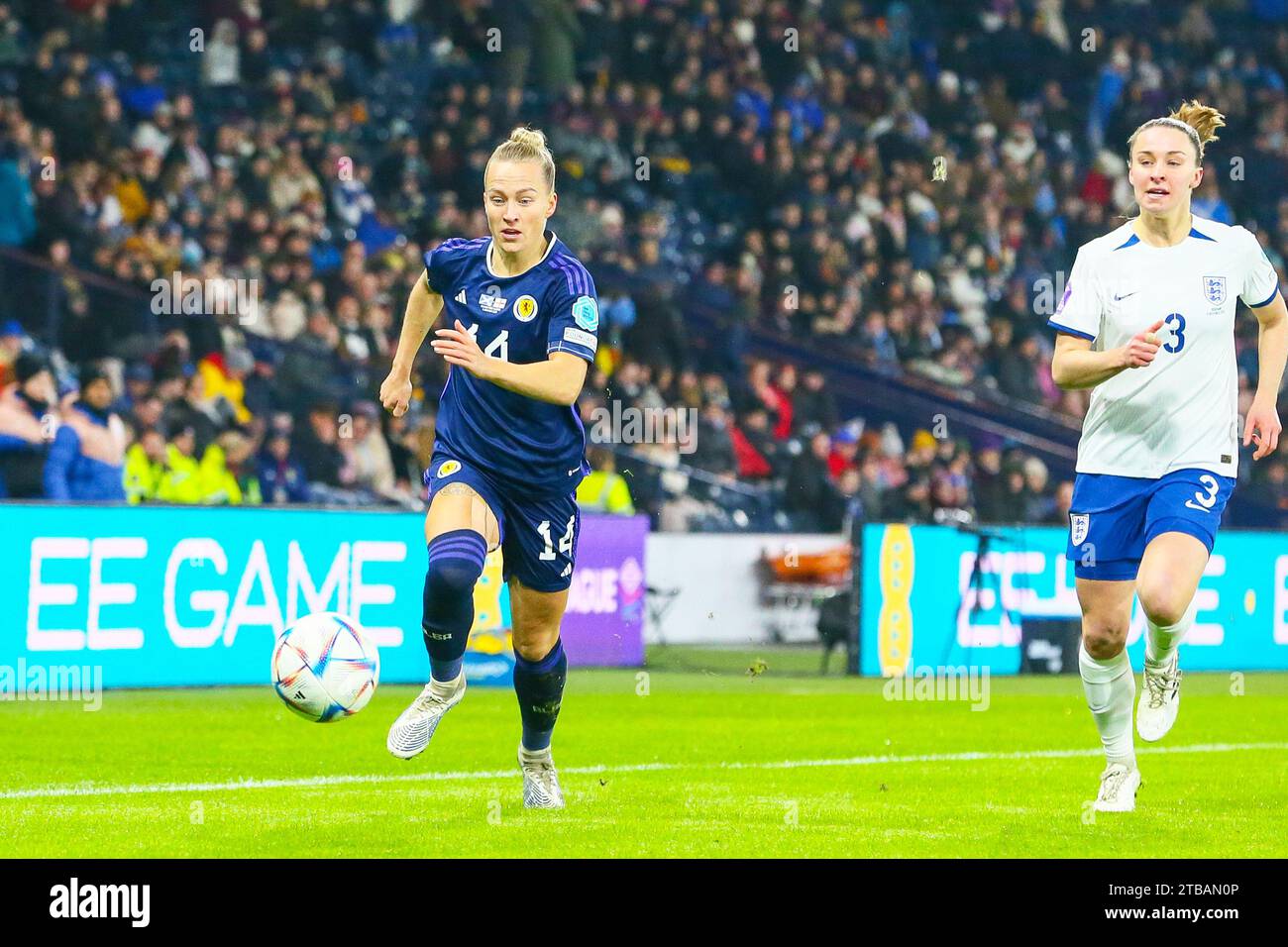 Glasgow, Scozia, Regno Unito. 5 dicembre 23. Glasgow, Regno Unito. La Scozia giocò contro l'Inghilterra nella UEFA Women's League, a Hampden Park, Glasgow, Scozia, Regno Unito. Questa è l'ultima partita per entrambe le squadre nella campagna UEFA Women's Nations League, Credit: Findlay/Alamy Live News Foto Stock