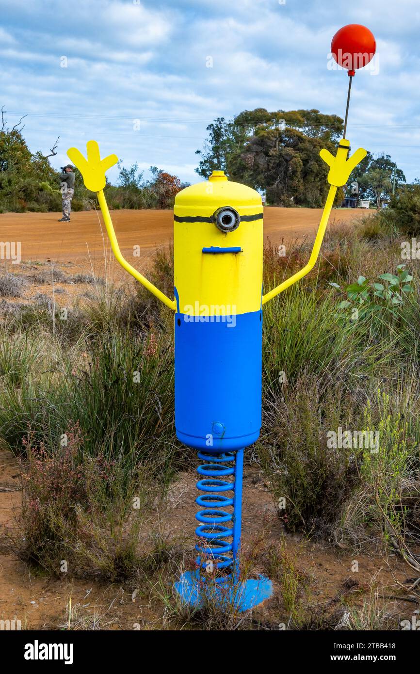 Uno in una cassetta postale sul lato della strada. Australia occidentale. Foto Stock