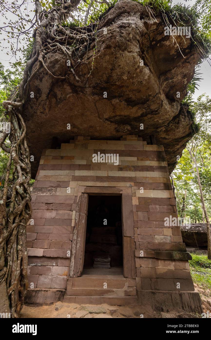 Phu Phra Bat Historical Park, santuario primitivo di roccia buddista sotto rifugio roccioso, distretto di Ban Phue, Udon Thani, Isan, Thailandia, Sud-est asiatico, Asia Foto Stock