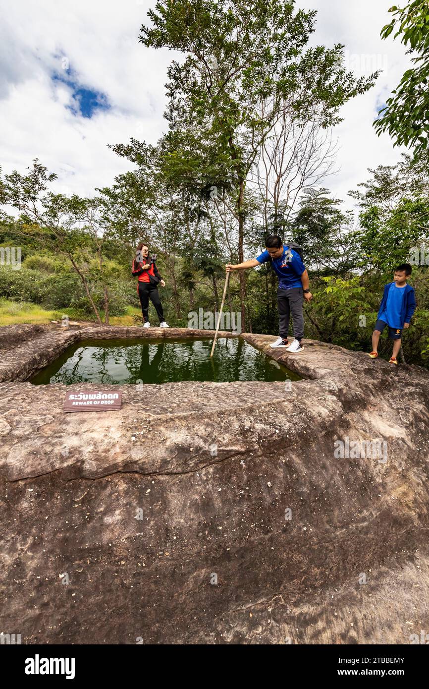 Phu Phra Bat Historical Park, man Made Well, Rock Cut Well, Ban Phue, Udon Thani, Isan, Thailandia, Sud-est asiatico, Asia Foto Stock