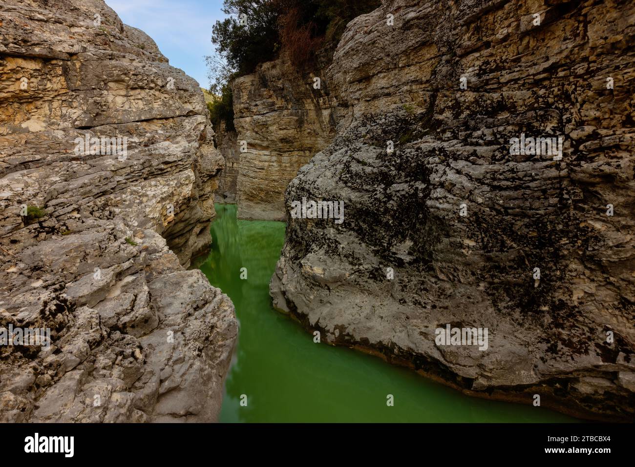 Marmitte dei Giganti, canyon naturale scavato dal fiume Metauro a Fossombrone, Marche, Italia. Foto Stock