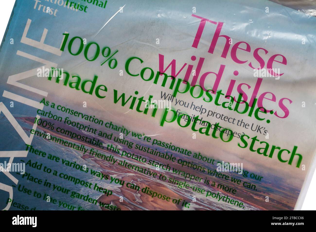 100% compostabile con fecola di patate - confezionamento su rivista National Trust Foto Stock