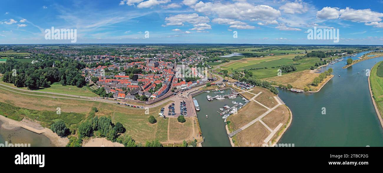 Panorama aereo dalla città medievale di Wijk bij Duurstede sul fiume Lek nei Paesi Bassi Foto Stock
