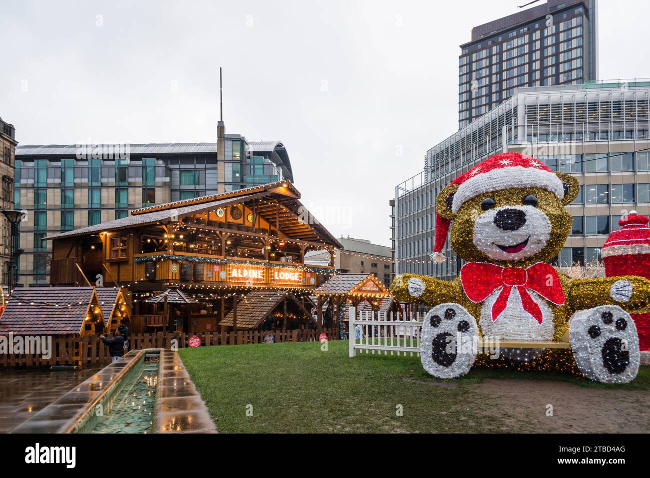 Town Hall Building and Peace Gardens, Sheffield, Yorkshire, Regno Unito Foto Stock