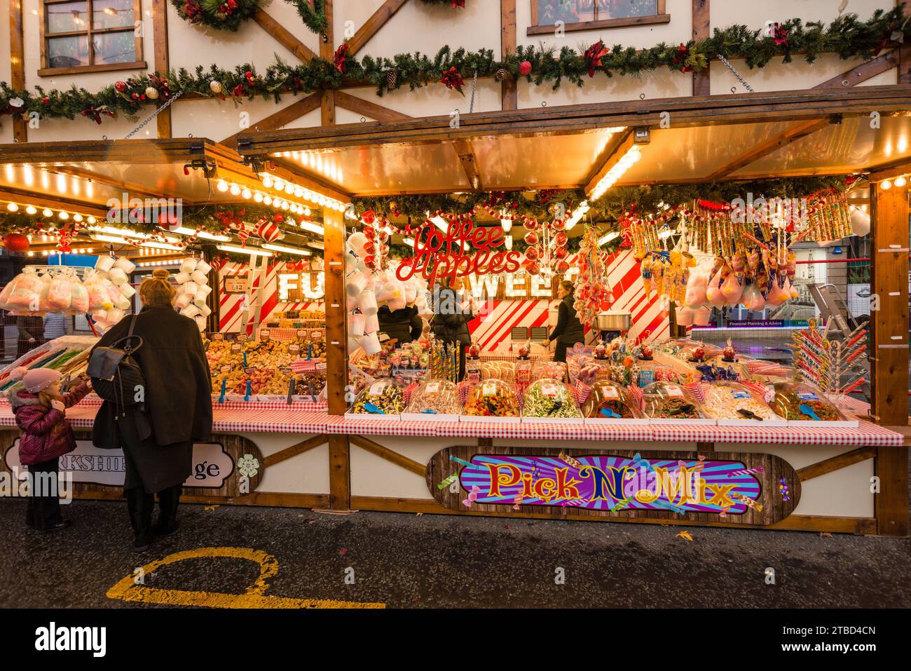 Christmas Market Food Hut, Sheffield, Yorkshire, Regno Unito Foto Stock