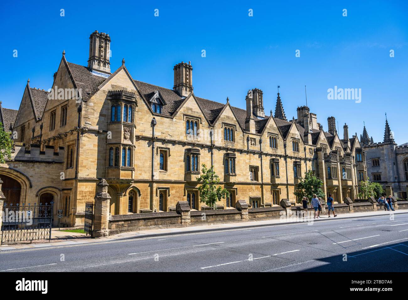 St Swithun's Quad, Magdalen College, University of Oxford, from the High Street in Oxford City Centre, Oxfordshire, Inghilterra, Regno Unito Foto Stock