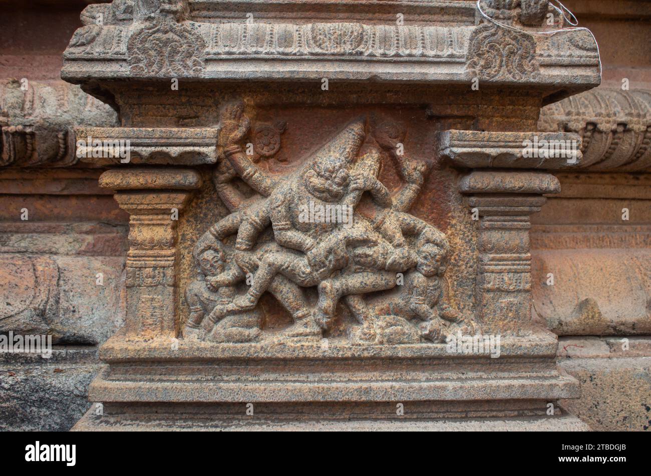 Le statue del grande Tempio di Thanjavur (chiamato anche Thanjai Periya Kovil in lingua tamil). Foto Stock