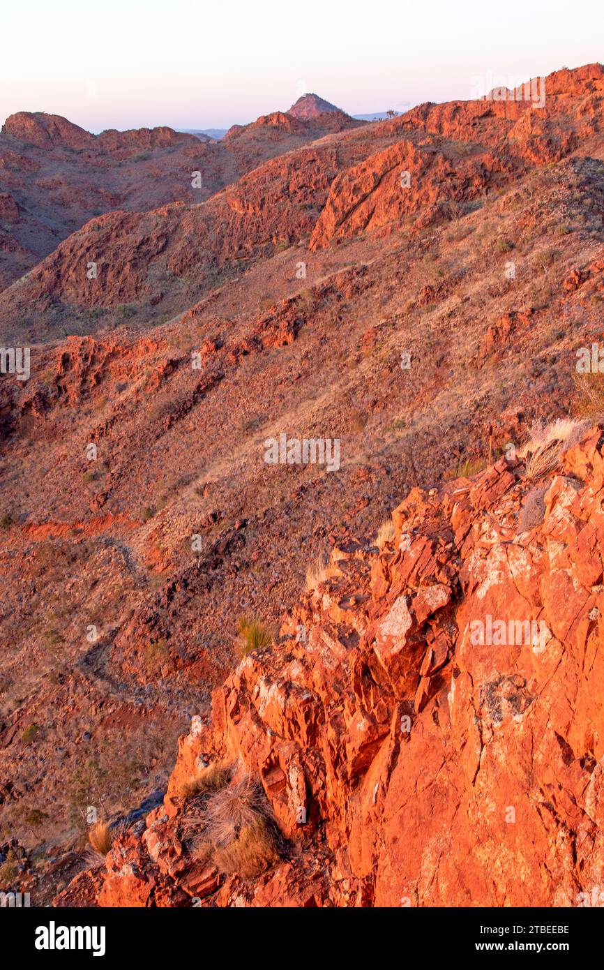 Le montagne dell'Arkaroola Wilderness Sanctuary all'alba Foto Stock