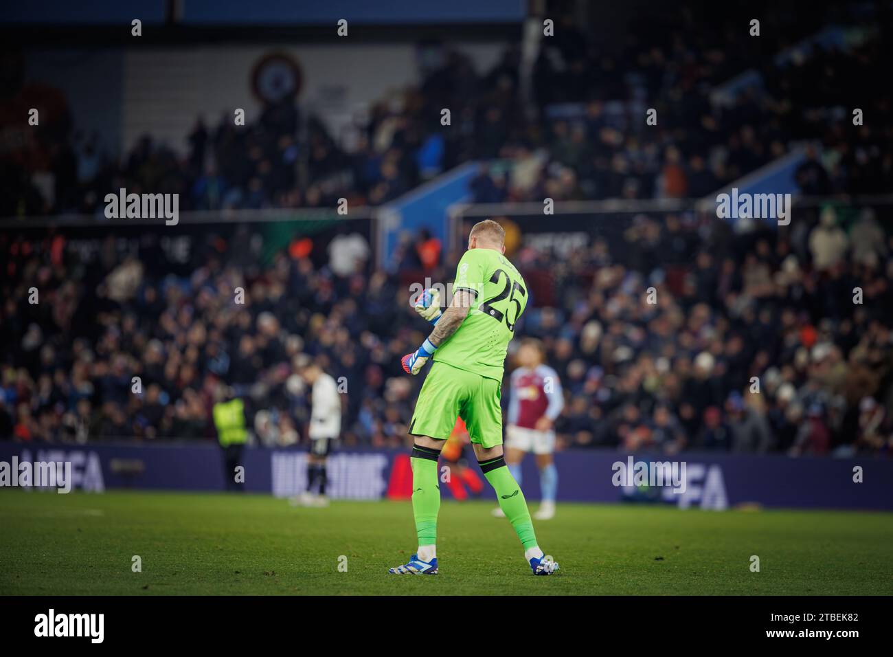 Robin Olsen durante la partita di UEFA Europa Conference League 23/24 tra l'Aston Villa FC e Legia Warszawa a Villa Park, Birmingham, Regno Unito. (M Foto Stock