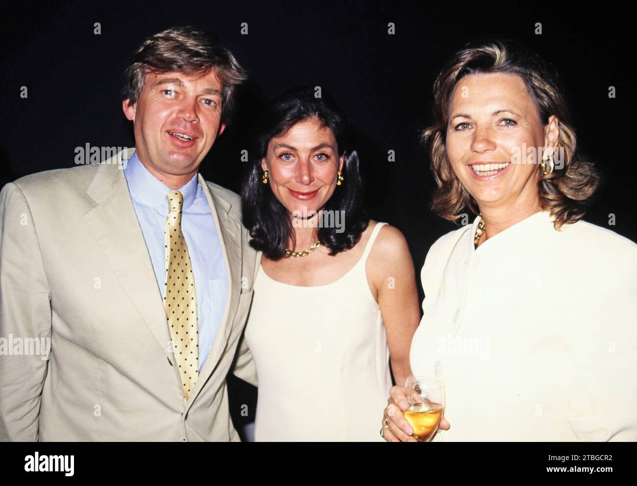 Medienanwalt Matthias Prinz mit Ehefrau Alexandra Freifrau von Rehlingen und Fernsehjournalistin Maria von Welser, 1997. Foto Stock