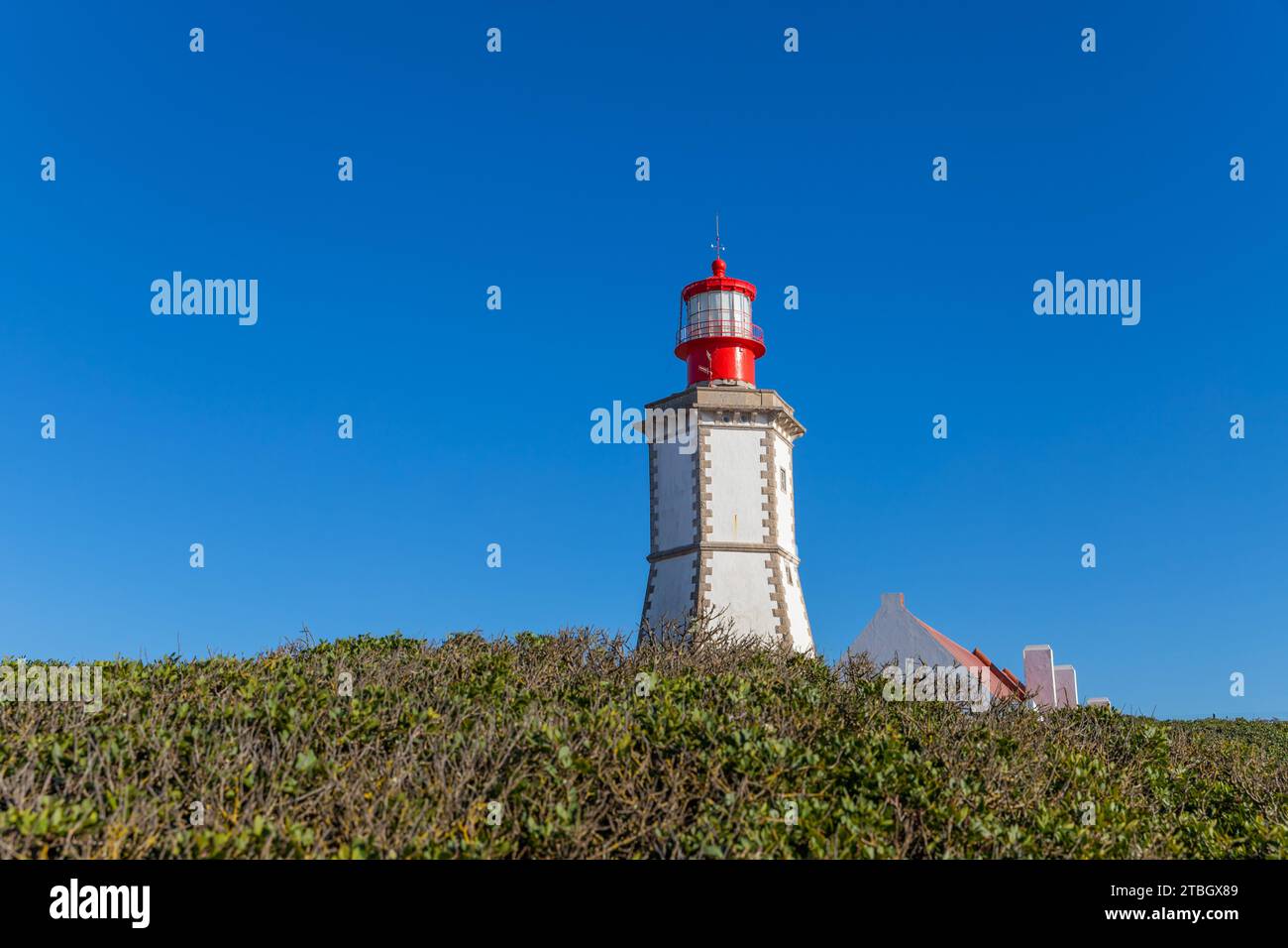 Il faro di Espichel Cape, un edificio del XVIII secolo. Sesimbra, Portogallo. Foto Stock