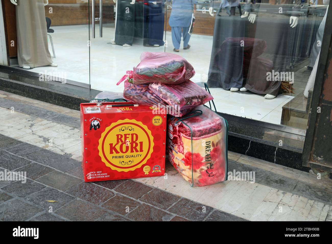 Acquisto di biancheria da letto in Arabia Saudita Foto Stock