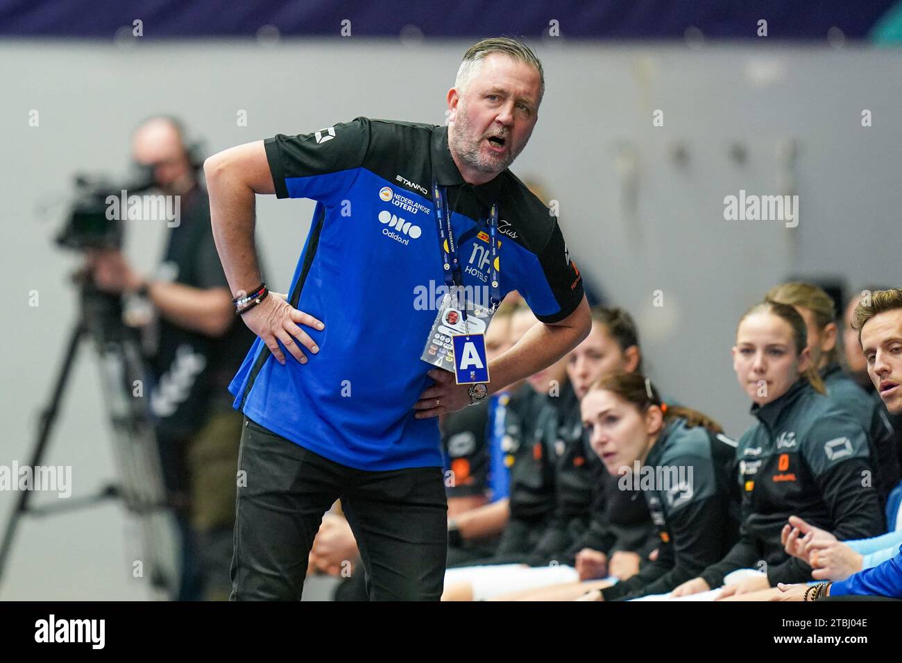 Coach Daniel Larsson dei Paesi Bassi durante il 26° Campionato del mondo femminile IHF 2023, Main Round IV partita di pallamano tra Paesi Bassi e Brasile il 6 dicembre 2023 all'Arena Nord di Fredrikshavn, Danimarca Foto Stock