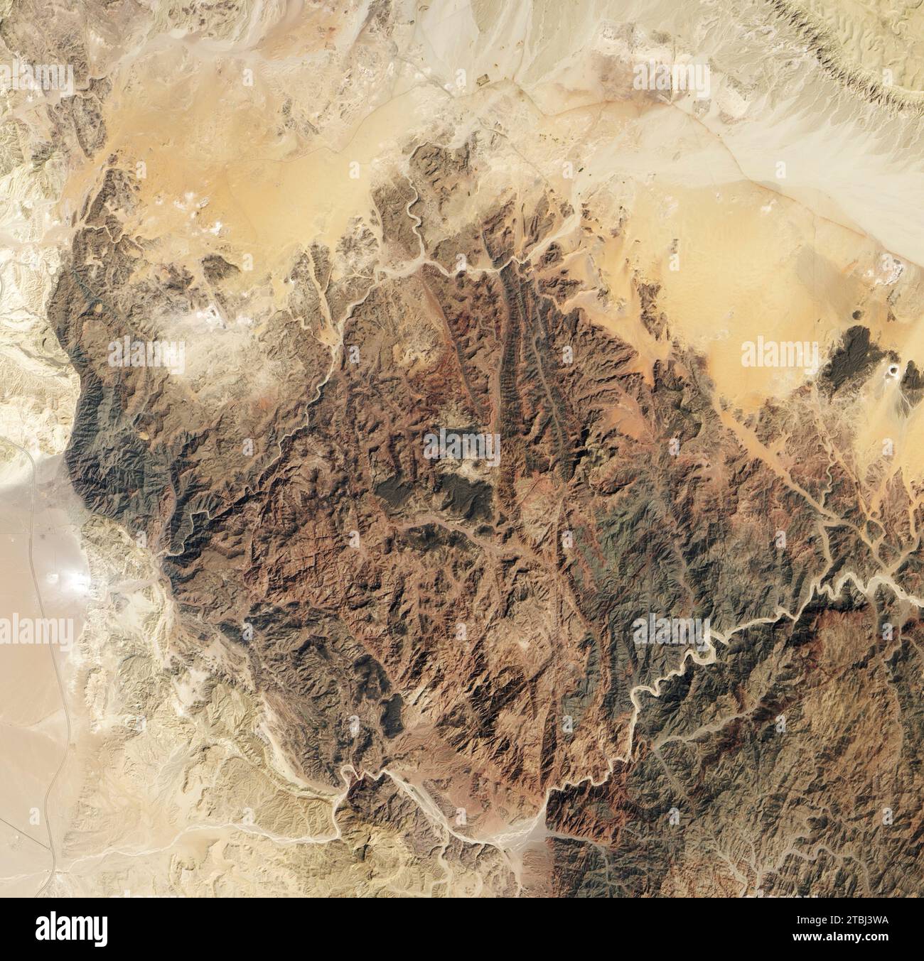 Le montagne dominano la regione sud-occidentale della penisola del Sinai in questa immagine satellitare. Foto Stock