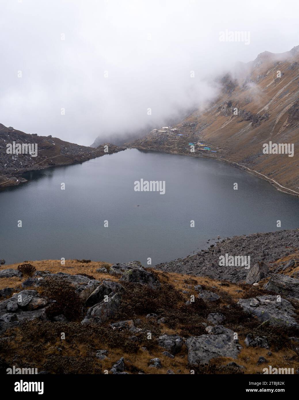 Il sacro lago di Gosaikunda. Foto Stock