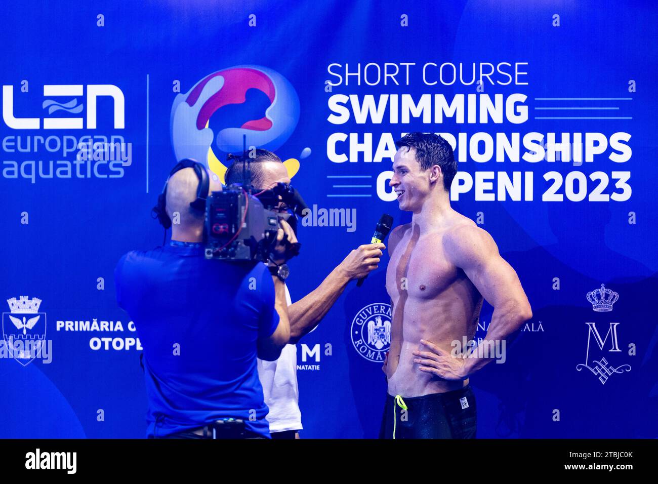 Benjamin Proud of Great Britain ha rilasciato l'intervista dopo aver battuto il record europeo durante menÂS 50m Freestyle Final al LEN Short Course European Championships 2023 il 7 dicembre 2023 a Otopeni, in Romania Foto Stock