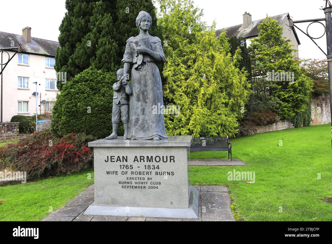 La statua di Jean Armour, la moglie di Robert Burns, la città di Dumfries, Dumfries e Galloway, Scozia, REGNO UNITO Foto Stock