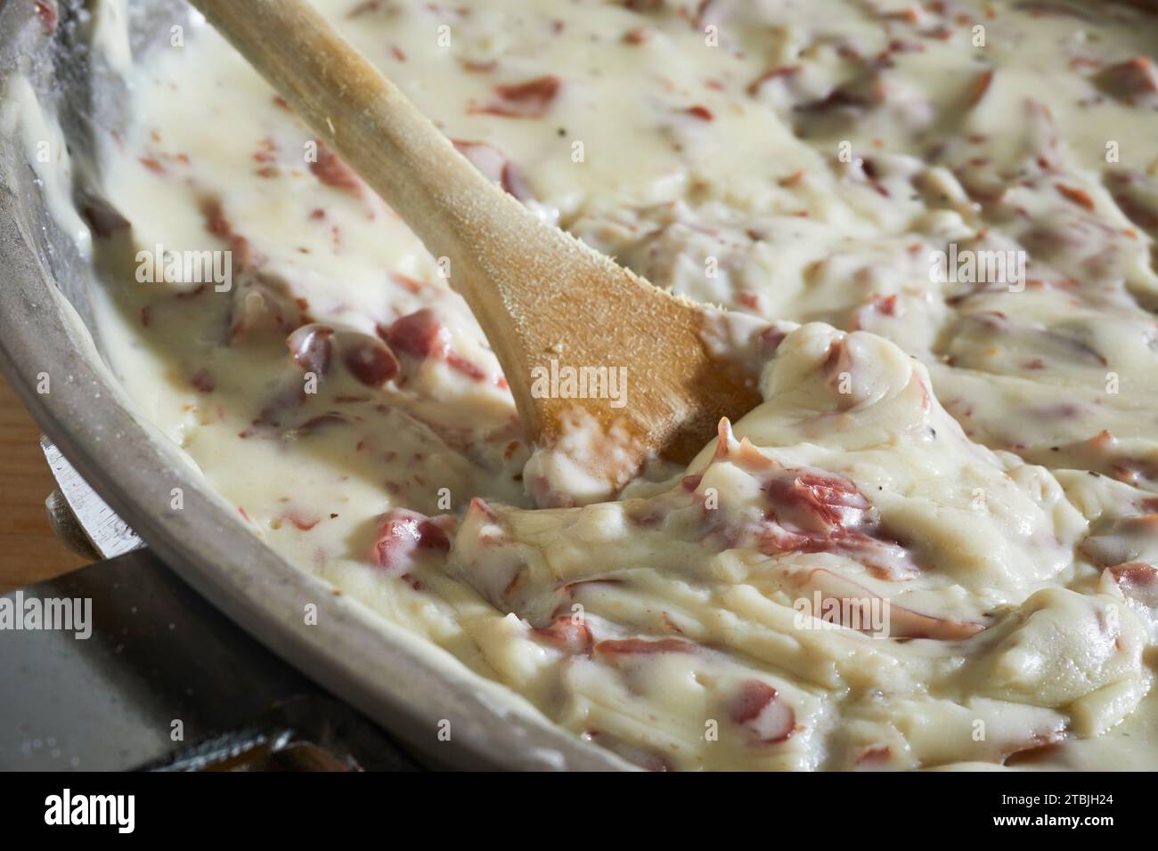 Manzo cremoso e scheggiato. Un classico piatto americano a base di carne salata conservata. Foto Stock