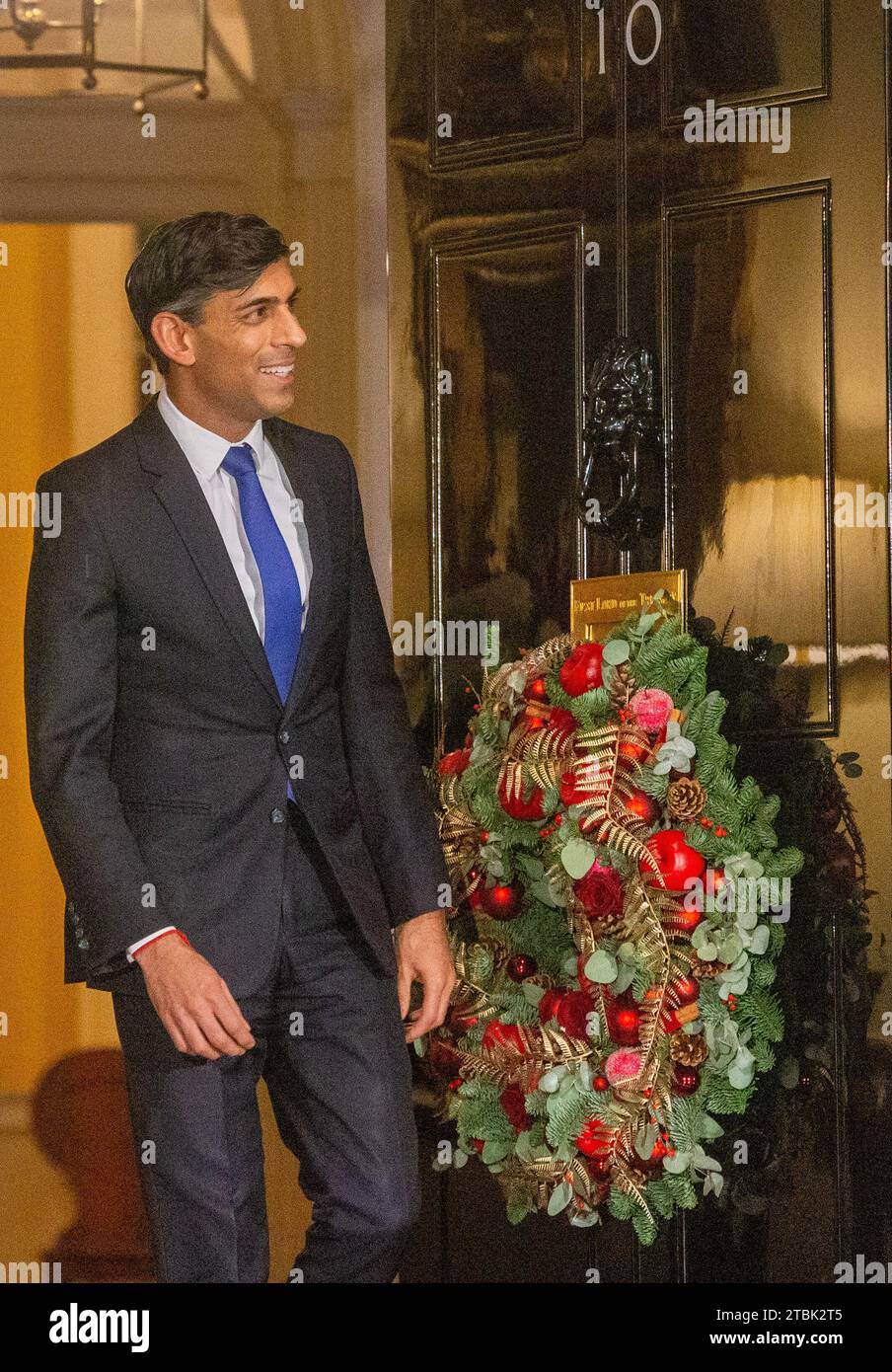 Londra, Inghilterra, Regno Unito. 7 dicembre 2023. Il primo ministro britannico RISHI SUNAK dà il benvenuto alla controparte olandese Mark Rutte al numero 10 di Downing Street. (Immagine di credito: © Tayfun salci/ZUMA Press Wire) SOLO USO EDITORIALE! Non per USO commerciale! Foto Stock