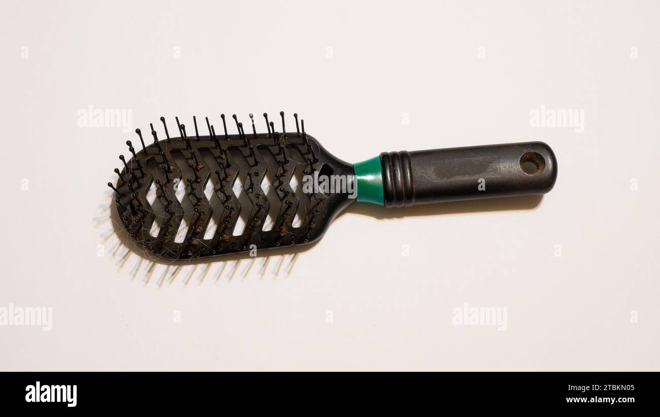Vista ad angolo elevato di una spazzola per capelli Foto Stock Vista ad angolo elevato di una spazzola per capelli Foto Stock