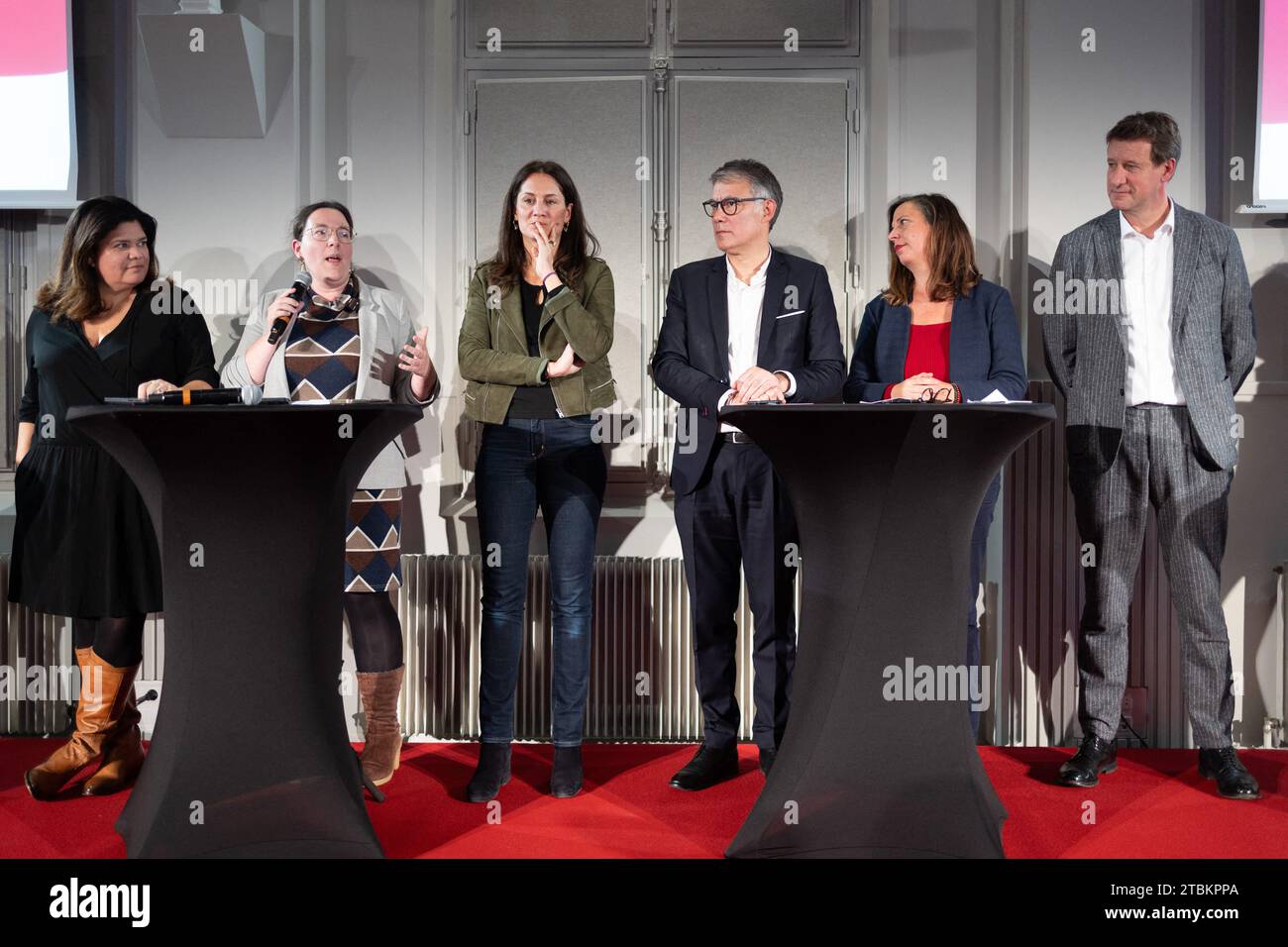 Europe-Ecologie-Les Verts (EELV) ex candidato alla presidenza Yannick Jadot, partito di sinistra francese la France Insoumise (LFI) membro del Parlamento Raquel Garrido, partito ecologista francese EELV deputato Cyrielle Chatelain, deputato del partito comunista francese (PCF) Elsa Faucillon, primo segretario del partito socialista francese Olivier Faure, vice sindaco di Parigi responsabile della solidarietà, lotta contro la disuguaglianza e contro l'esclusione Lea Filoche, deputata del partito francese la France Insoumise (LFI) e membro della coalizione di sinistra Nupes Clementine Autain, Senatore della Senatrice Seine-Saint-Denis Fabien Gay e membro del fra Foto Stock