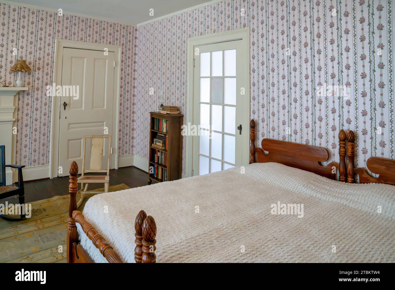 La camera per gli ospiti a Rowan Oak, la casa di William Faulkner, uno dei più grandi autori d'America, a Oxford, Mississippi. Foto Stock