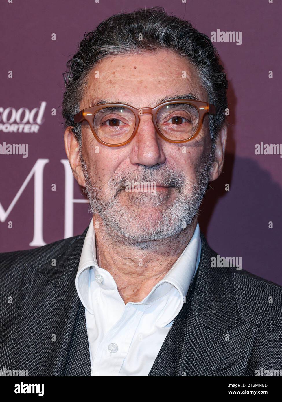 BEVERLY HILLS, LOS ANGELES, CALIFORNIA, USA - DICEMBRE 07: il regista, scrittore, produttore e compositore americano Chuck Lorre arriva all'Hollywood Reporter's Women in Entertainment Gala 2023 presentato da Lifetime al Beverly Hills Hotel il 7 dicembre 2023 a Beverly Hills, Los Angeles, California, Stati Uniti. (Foto di Xavier Collin/Image Press Agency) Foto Stock