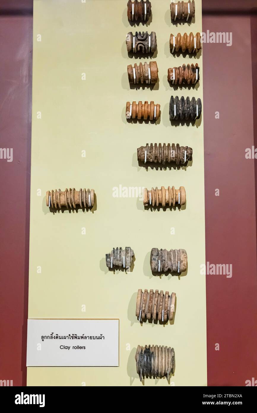 Museo nazionale di Ban Chiang, cray Rollers, utilizzato per stampare disegni su tessuti, Ban Chiang, Udon Thani, Thailandia, Sud-est asiatico, Asia Foto Stock