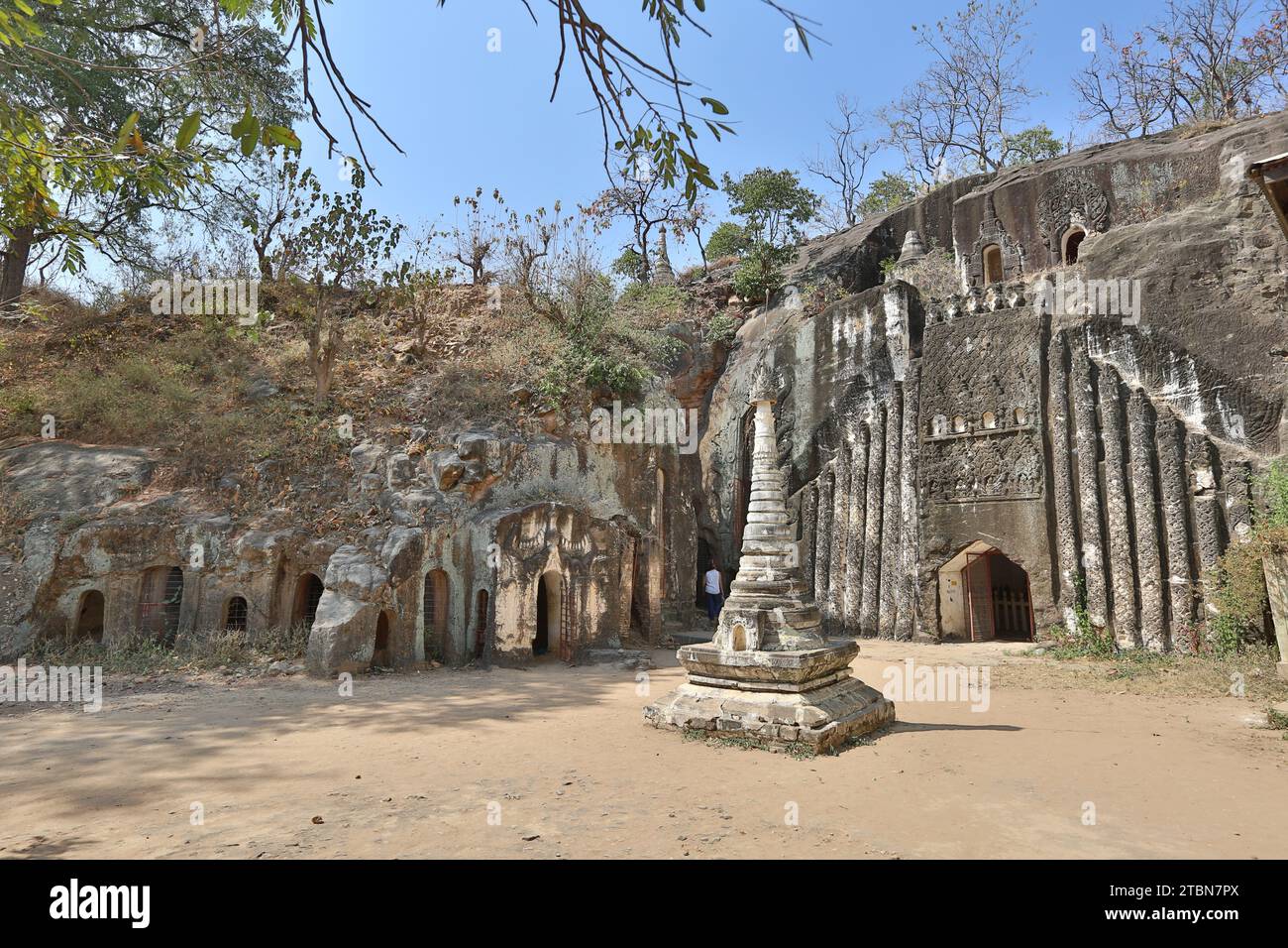 Il complesso delle grotte buddiste Phowintaung (ဖိုလ်ဝင်တောင်), vicino a Monywa, Myanmar, le grotte di Shweba Taung, Pho Win Taung, Foto Stock