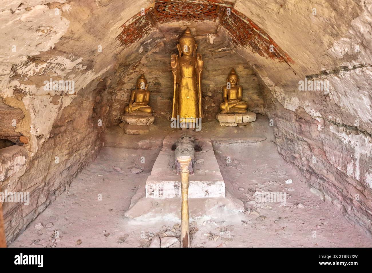 Il complesso delle grotte buddiste Phowintaung (ဖိုလ်ဝင်တောင်), vicino a Monywa, Myanmar, le grotte di Shweba Taung, Pho Win Taung, Foto Stock