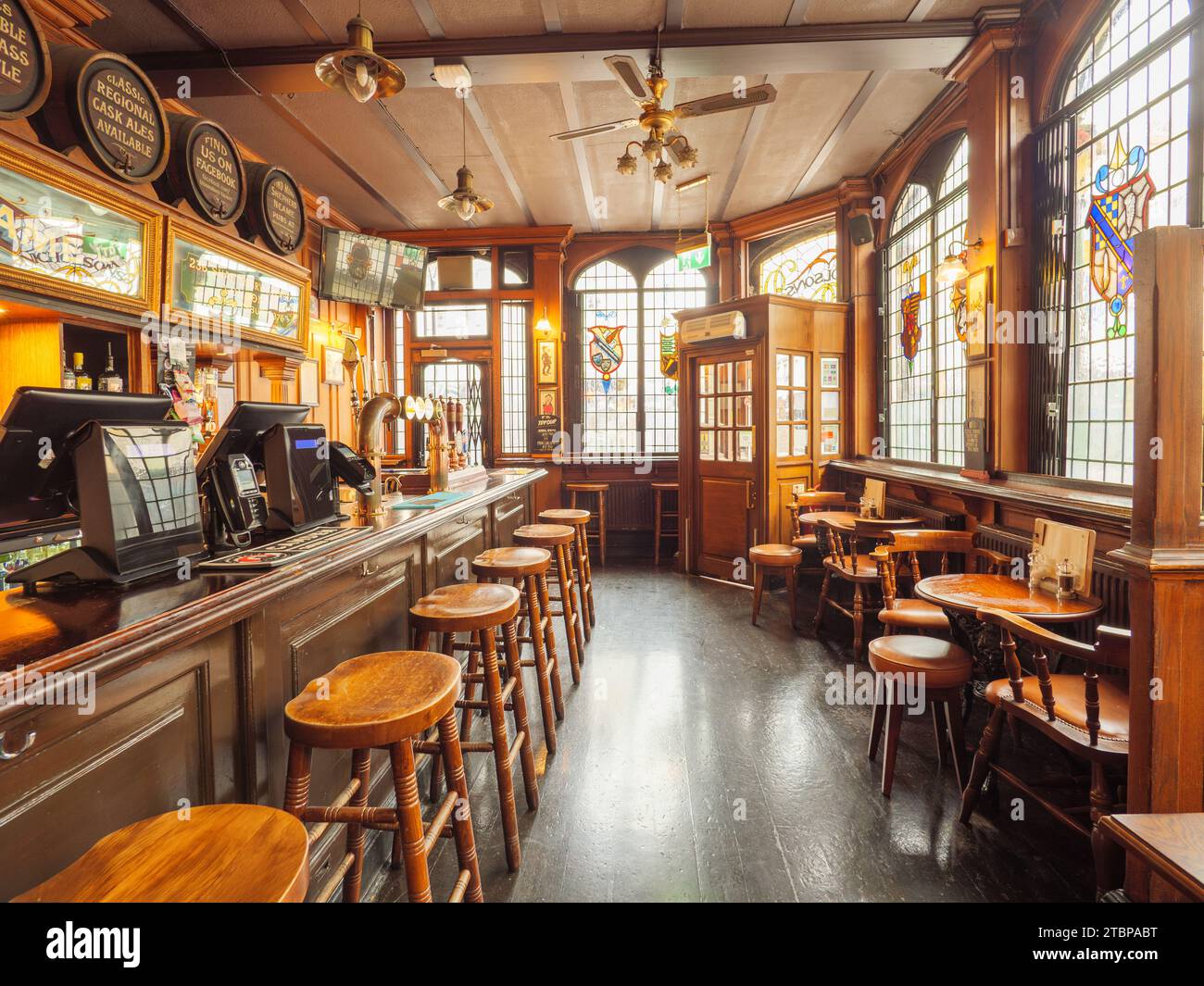 The Bloomsbury Tavern pub Interior, Londra, Regno Unito Foto Stock