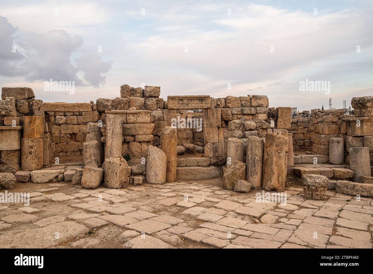 Jerash in Giordania fu fondata nel II secolo a.C. ma decollò sotto il dominio romano. È una delle città romane meglio conservate al mondo Foto Stock