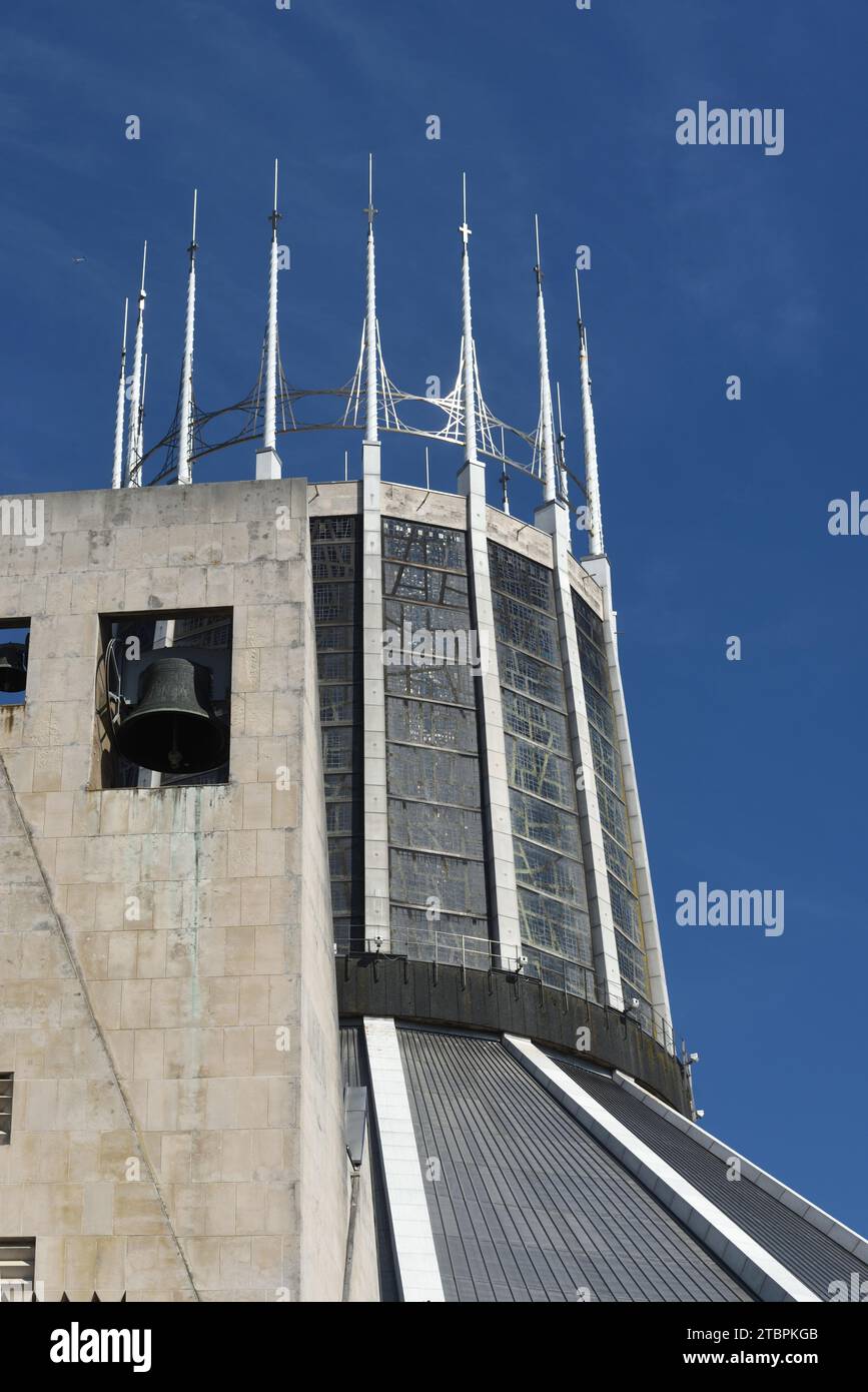 Corona dei Pinnacoli e Campanile Cattedrale metropolitana di Liverpool o Cattedrale Cattolica di Frederick Gibbert Liverpool Inghilterra Regno Unito Foto Stock