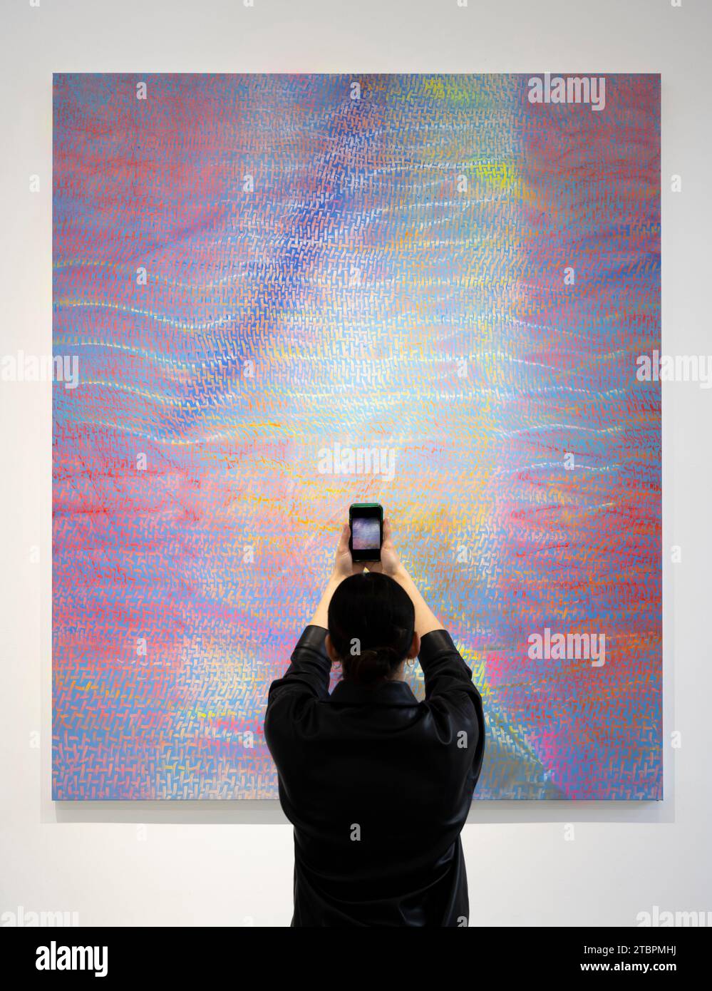 Deptford, Londra, Regno Unito. 8 dicembre 2023. L'artista rumeno Cătălin Marius Petrișor Hereșanu (nato nel 1978) presenta la sua mostra: IT's All in your Vivid Imagination, in programma dall'8 dicembre 2023 al 20 gennaio 2024 presso la galleria Elizabeth Xi Bauer di Deptford. Le opere esposte includono: Credit: Malcolm Park/Alamy Live News Foto Stock