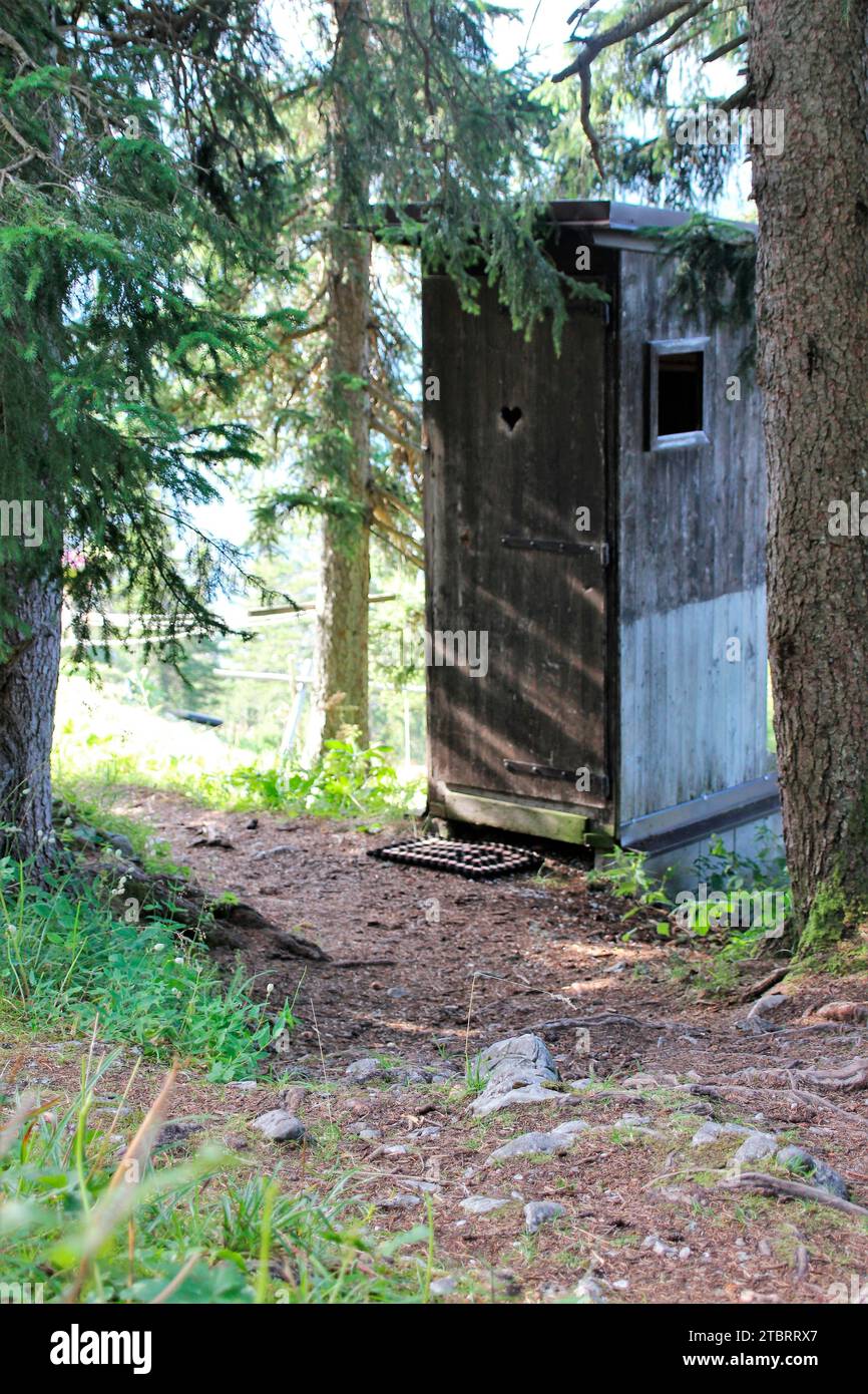 Escursione al Pleisenspitze (2569 m), WC, Toillette, tour in montagna, trekking in montagna, Outdoor, Break, Pleisenhütte, Scharnitz, Tirolo, Austria Foto Stock