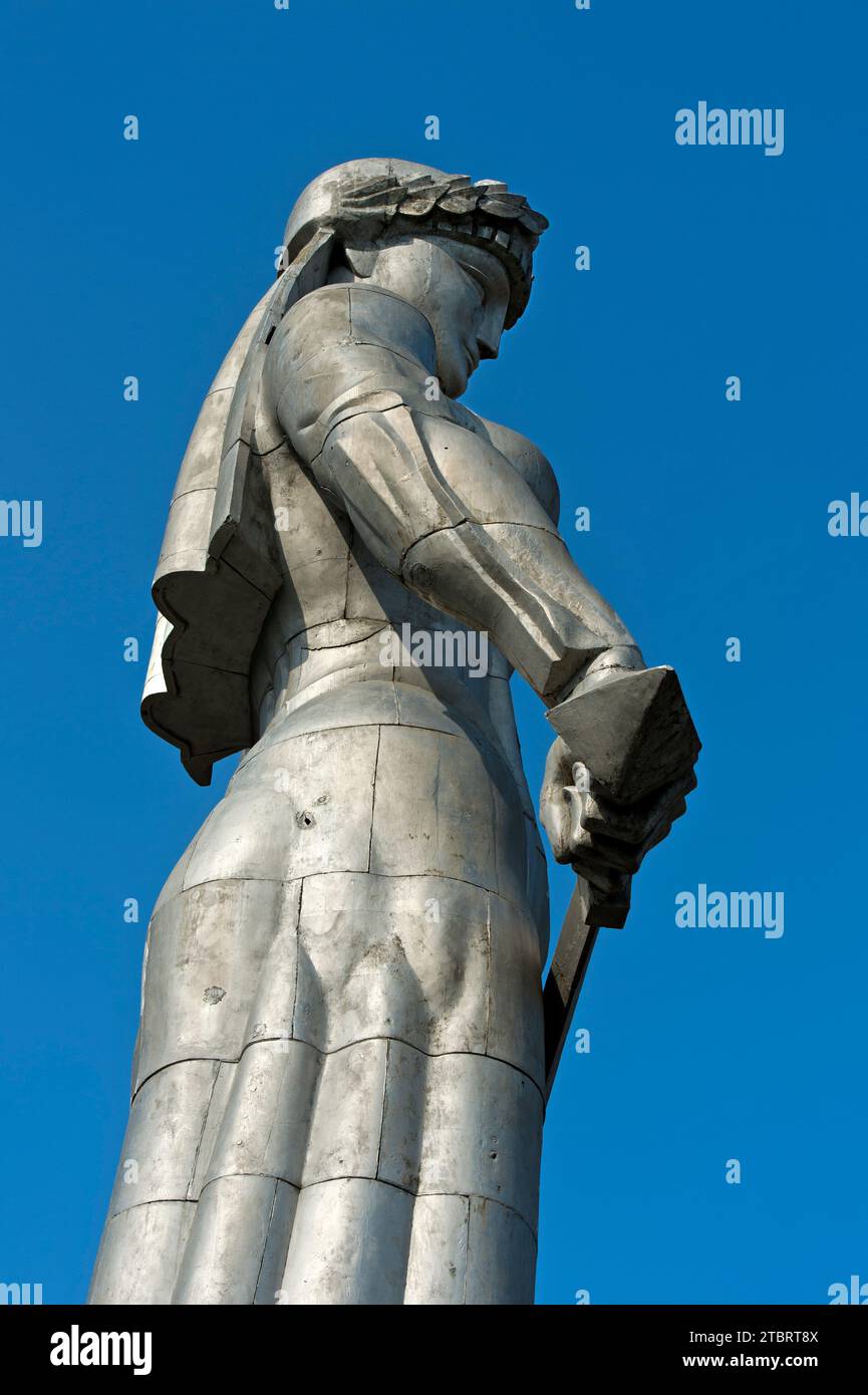 Statua della madre della Georgia, Kartlis Deda, vista profilo, Tbilisi, Georgia Foto Stock