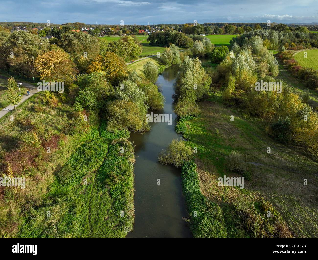 Paesaggio autunnale sul Seseke, Bergkamen, regione della Ruhr, Renania settentrionale-Vestfalia, Germania Foto Stock