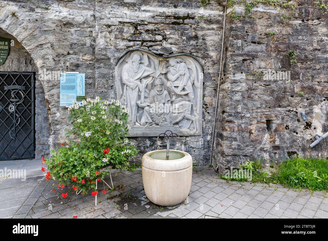 Fontana di Paracelso, con acqua termale, Bad Gastein, valle di Gastein, Parco Nazionale degli alti Tauri, Austria, Europa Foto Stock