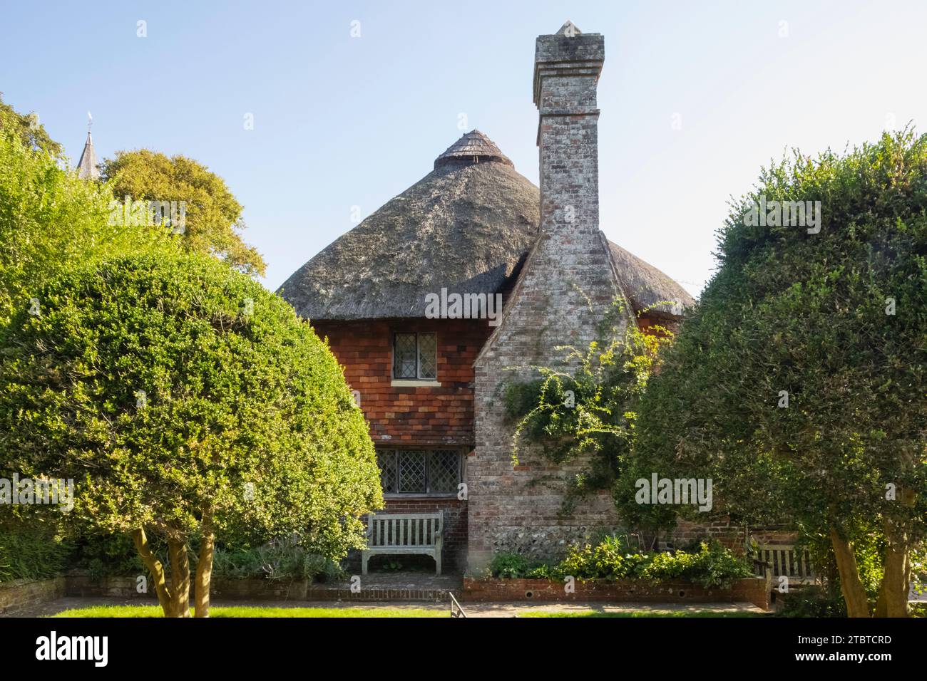 Inghilterra, East Sussex, Alfriston, Alfriston Village, Alfriston Clergy House and Garden, vista esterna Foto Stock