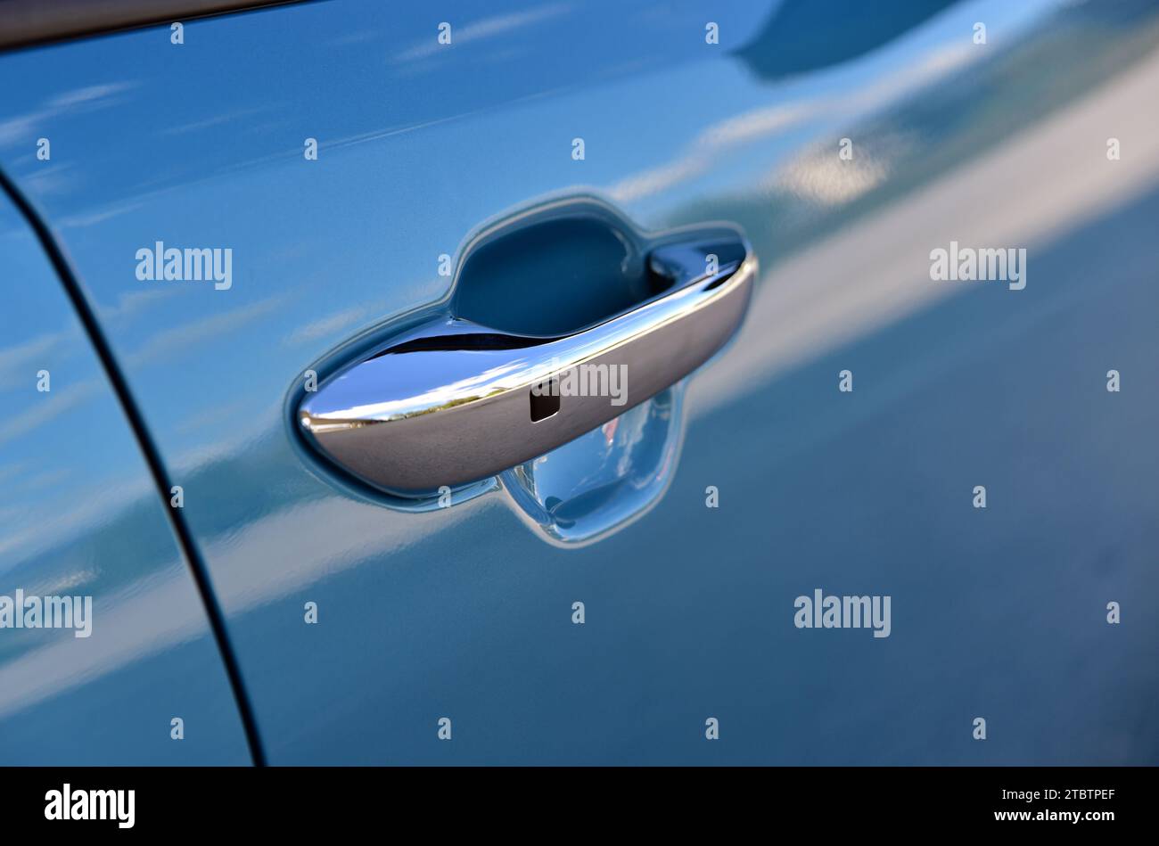 Maniglia sulla porta dell'auto Foto Stock