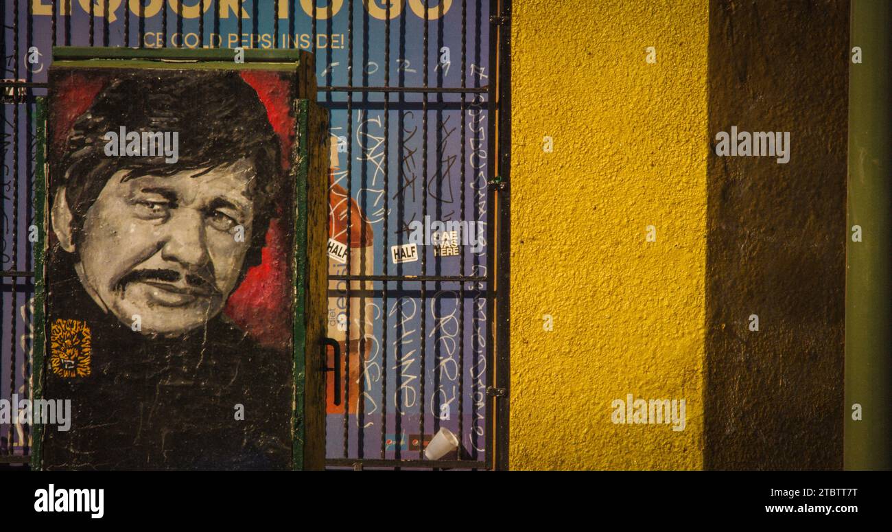 Hollywood Street art ritratto dell'iconica leggenda del cinema Charles Bronson su Hollywood Blvd. Los Angeles, California. Foto Stock