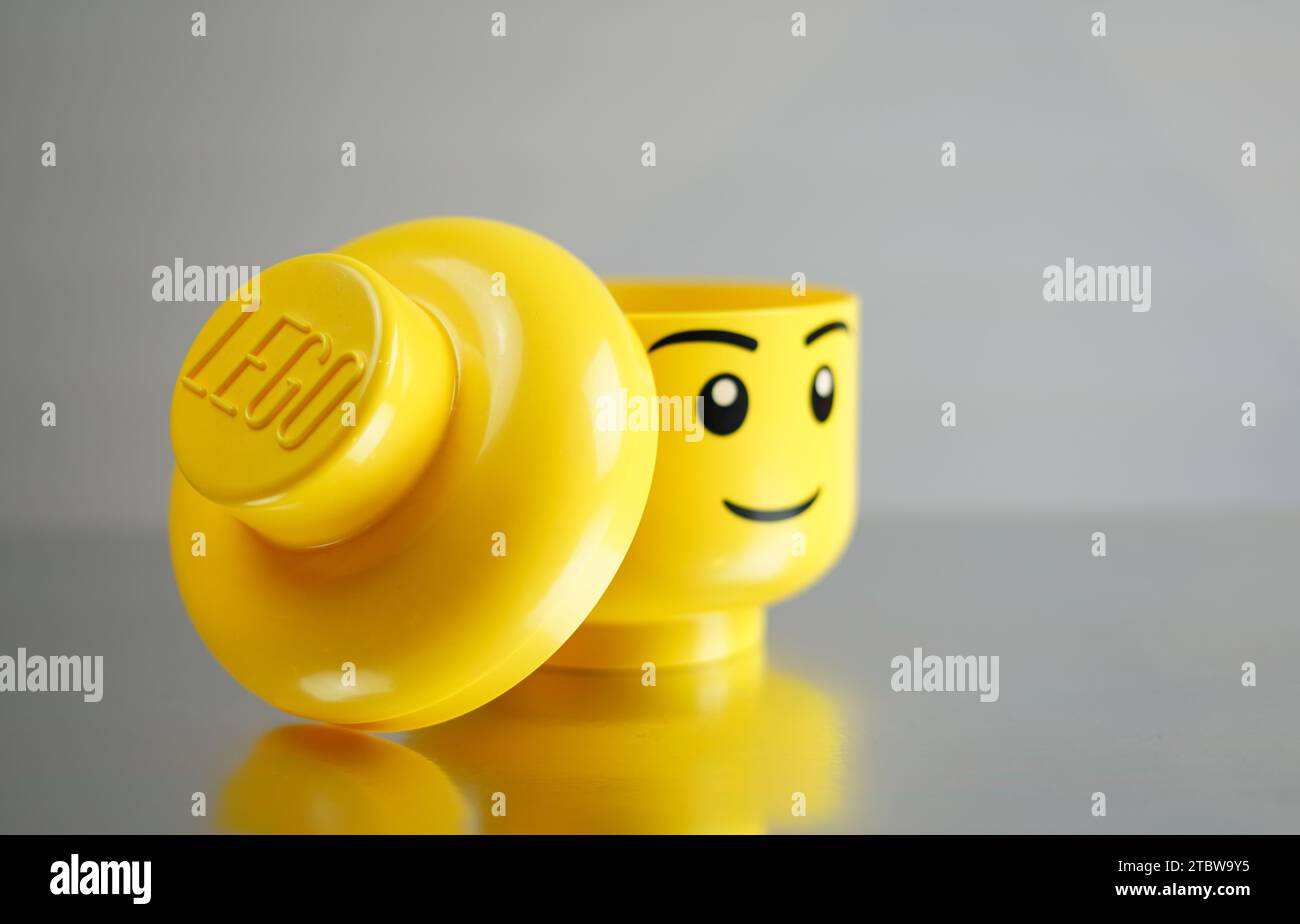 Testa LEGO gialla. Foto Stock