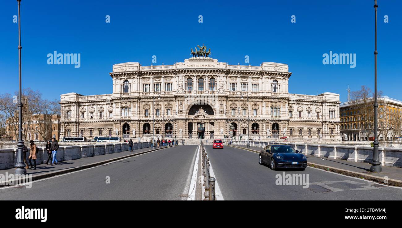 Una foto della Corte Suprema di Cassazione vista dal ponte Umberto I. Foto Stock