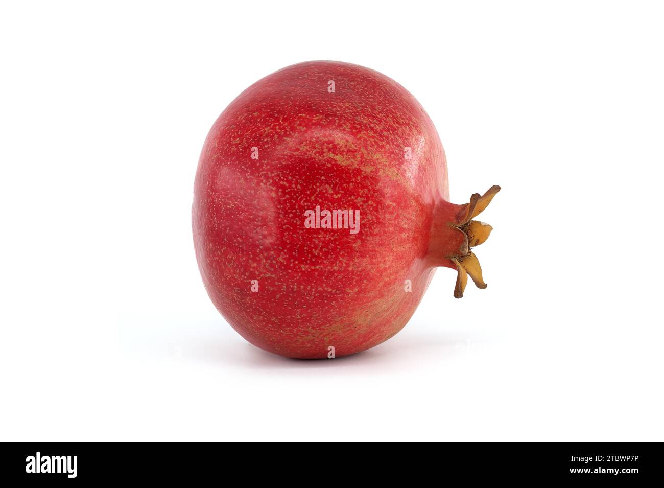 Fresche e mature isolato di melograno su sfondo bianco Foto Stock