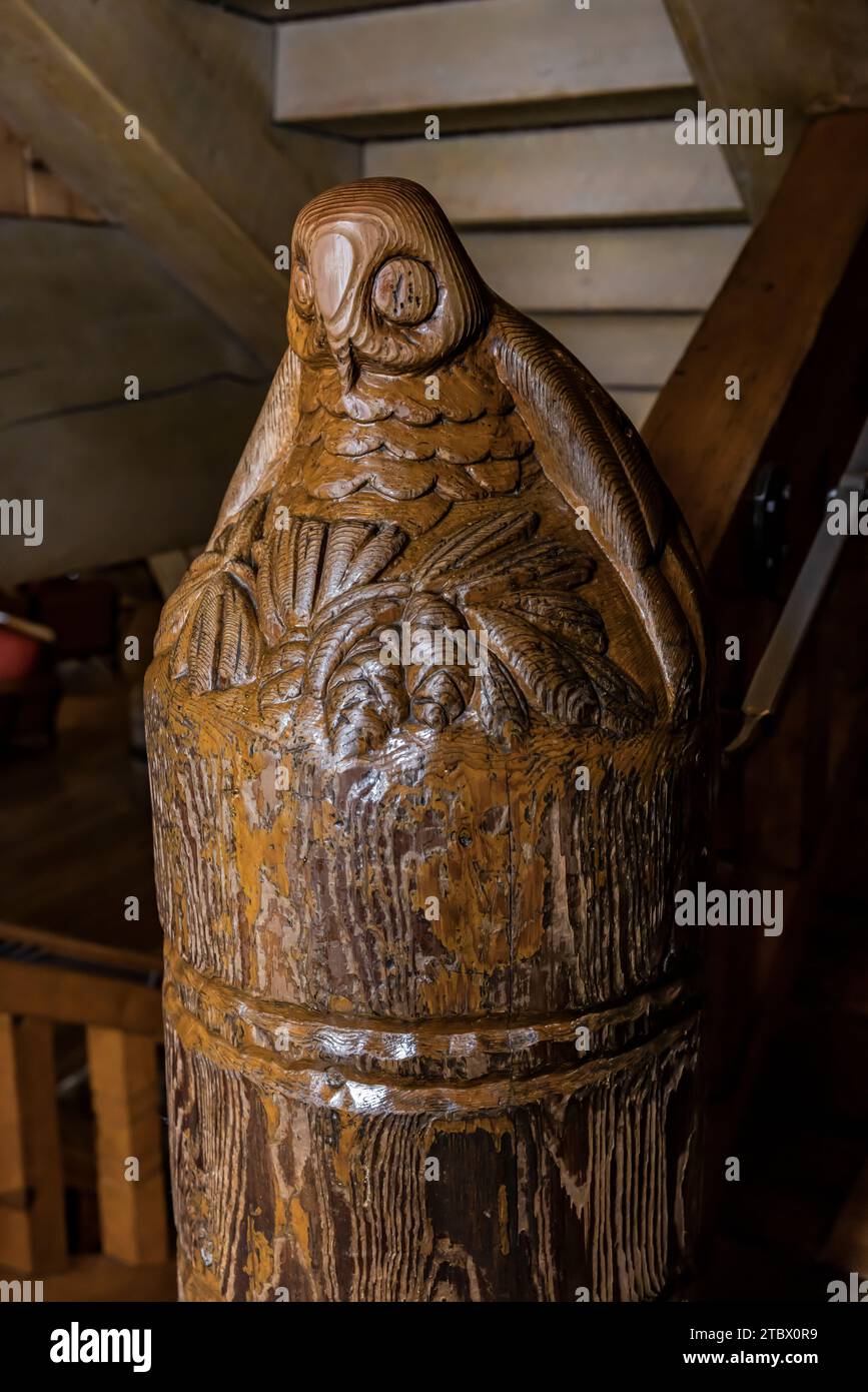 Post intagliato Owl newell a Timberline Lodge sul Monte Hood, Mt. Hood National Forest, Oregon, USA Foto Stock