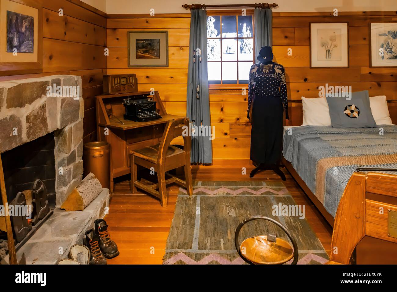 Arredamento anni '1930 in una camera del Timberline Lodge sul Monte Hood, con molti arredi fatti a mano, Mt. Hood National Forest, Oregon, USA Foto Stock