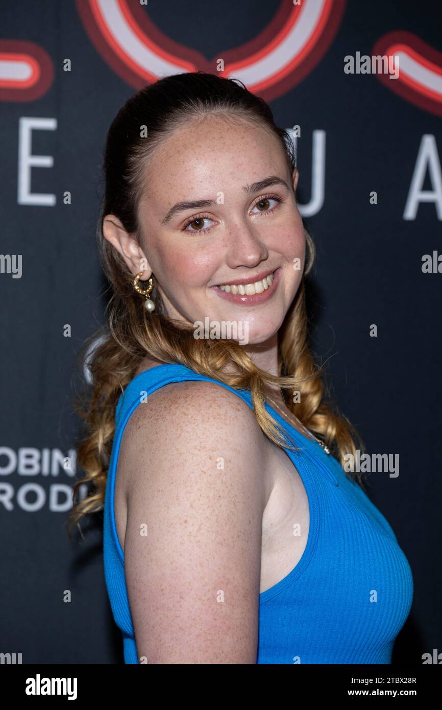 Los Angeles, USA. 8 dicembre 2023. L'attrice Claire Dewar partecipa alla prima del film cosplay di Los Angeles LOST COS al Laemmle NoHo 7 Cinemas, Los Angeles, CA 8 dicembre 2023 Credit: Eugene Powers/Alamy Live News Foto Stock