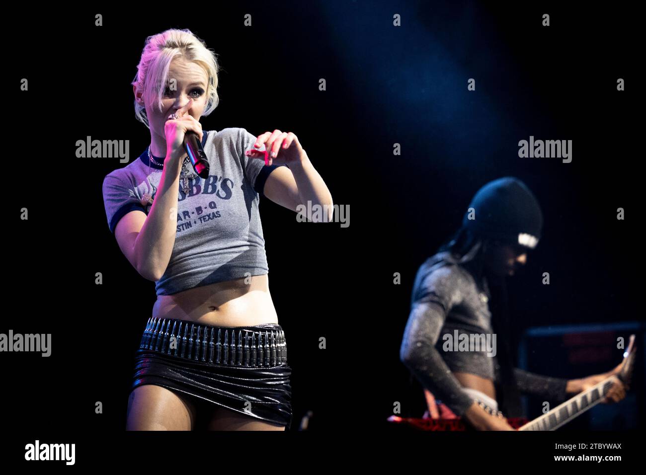 Italia 8 dicembre 2023 Wargasm - Sam Matlock e Rachel Hastings 'Milkie Way' - live al Fabrique di Milano © Andrea Ripamonti / Alamy Foto Stock